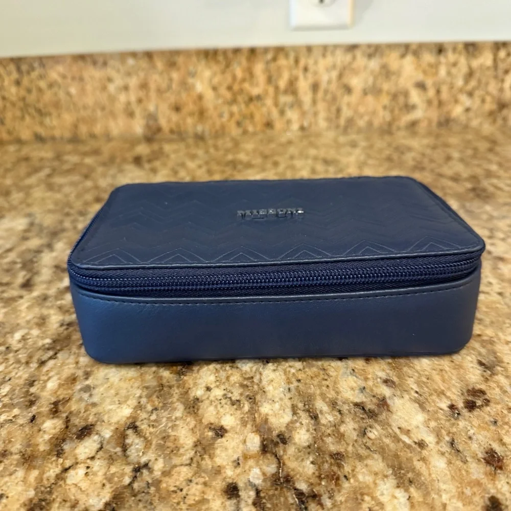Missoni For Delta Navy Blue Chevron Rectangle Jewelry Toiletries Case Bag Travel